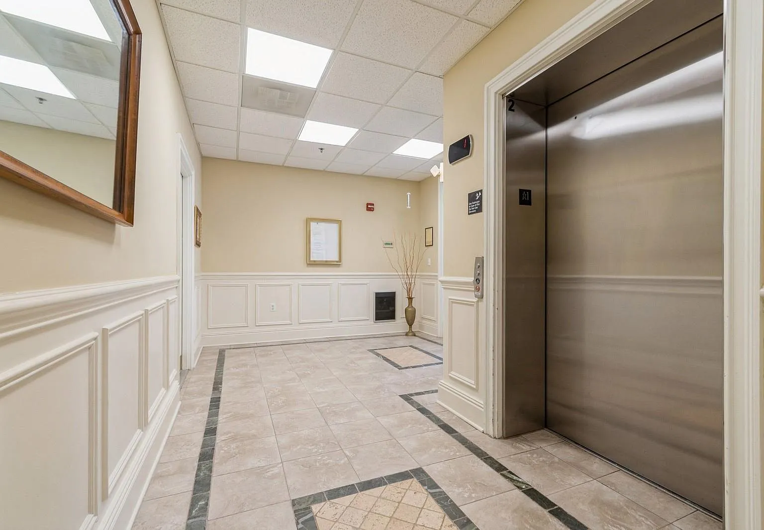 2 bed, $3,200 — Photo 4