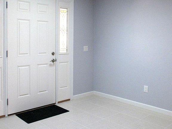 3rd image of 1122 Lexington Dr