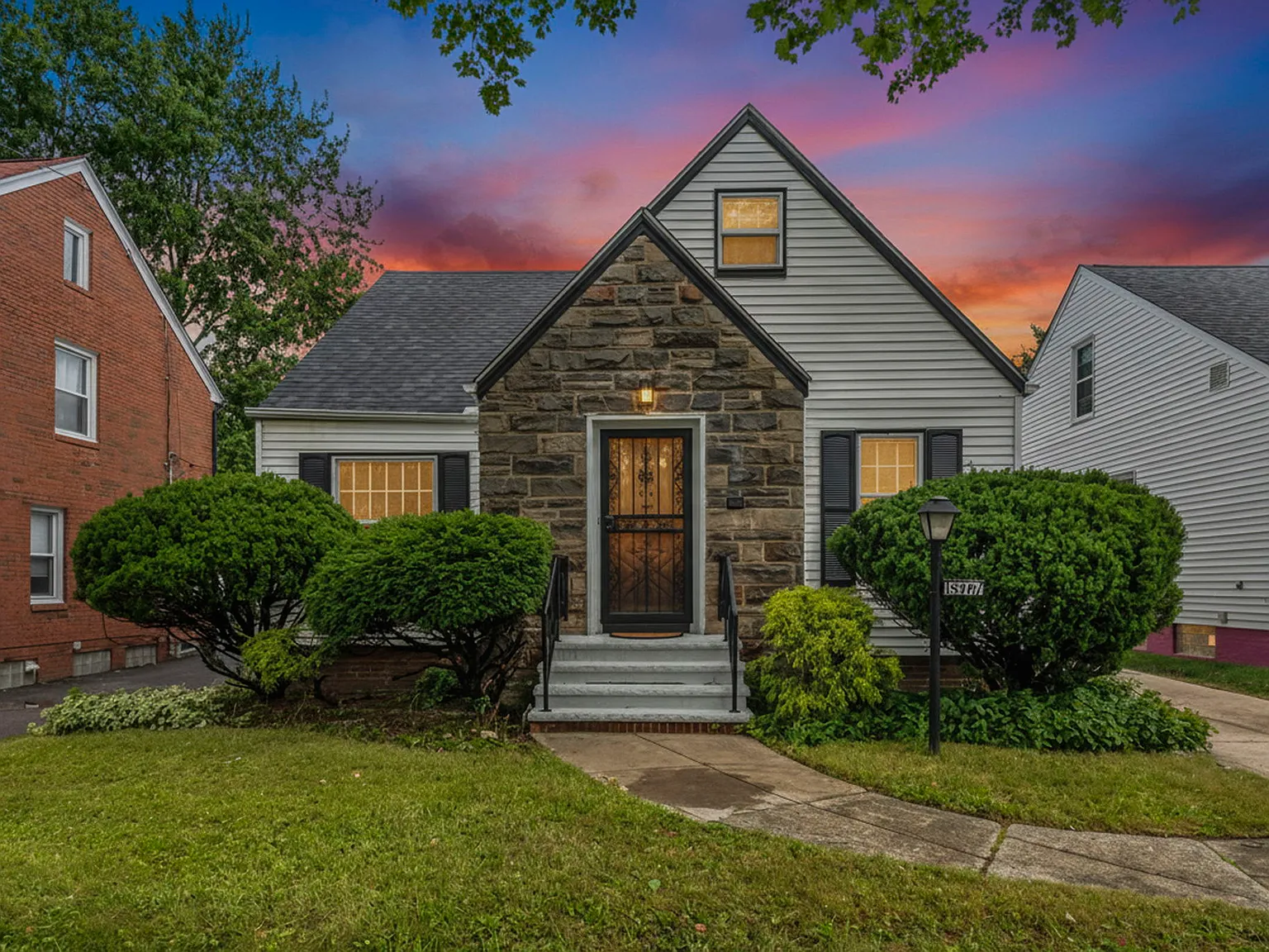 4 bed, 1329 sqft, $1,750 — Photo 1