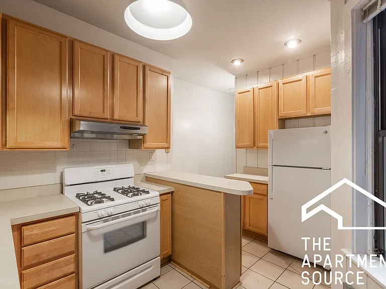 1236 N Dearborn St #2A — Photo 2