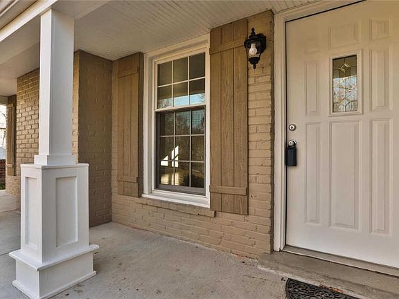 5th image of 640 Tarrymore Ln