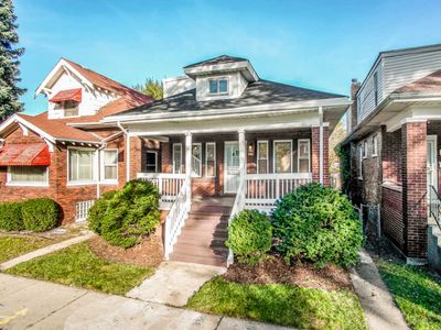 8035 S Bennett Ave, Chicago, IL, 60617