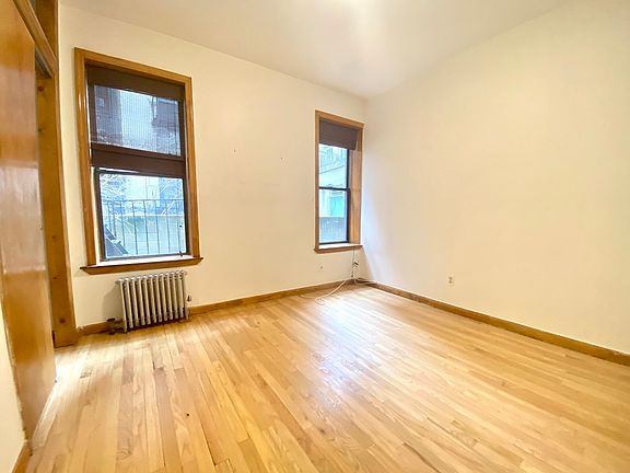 3rd image of 78 Bank St APT 4