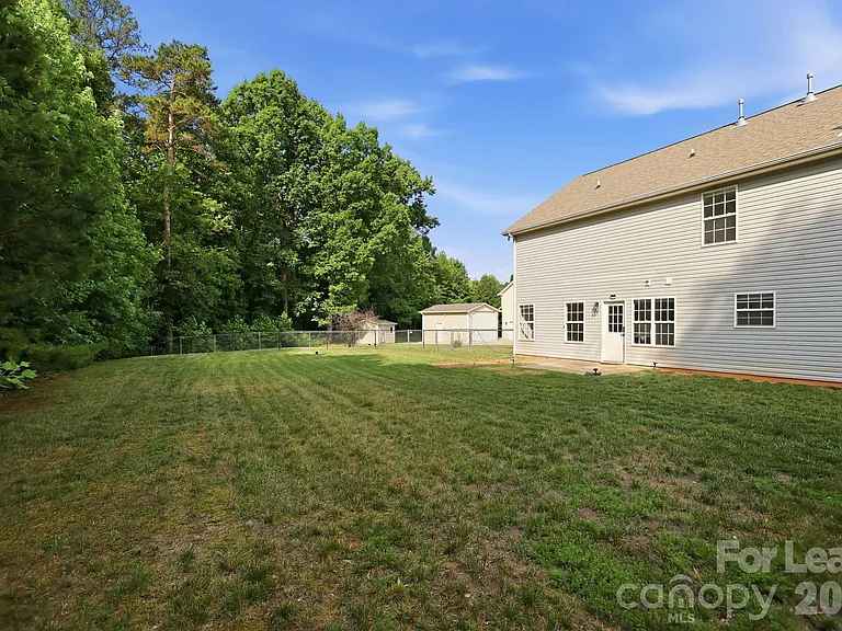 512 Bearbrook Ln — Photo 31
