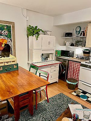 3rd image of 254 E 112th St #1A