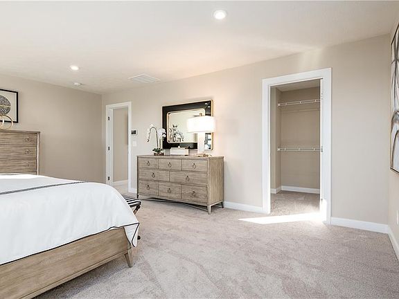 5th image of 32 Westhaven Lakes