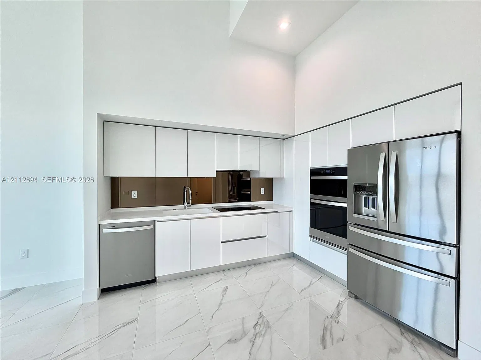 1 bed, 1.5 bath, 894 sqft, $4,000 — Photo 2