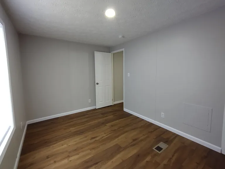 14 Birch Crest Dr — Photo 6