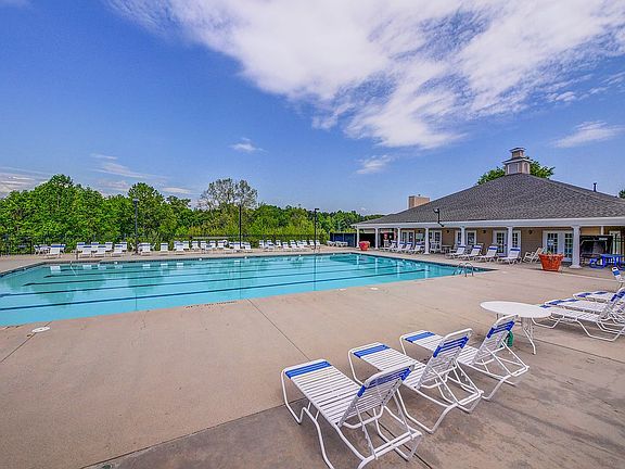 5th image of 324 Montibello Dr