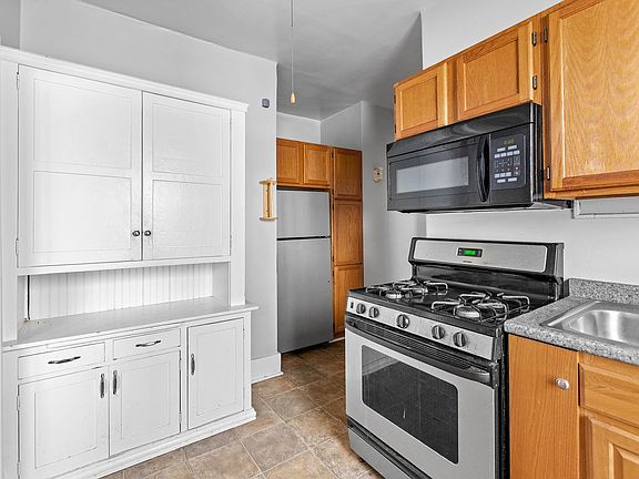 4th image of 1722 Grand Ave S #7