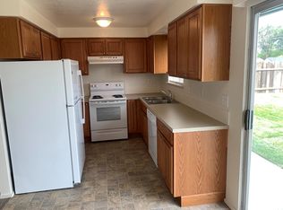 795 E Hurlburt Ave APT A, Hermiston, OR 97838