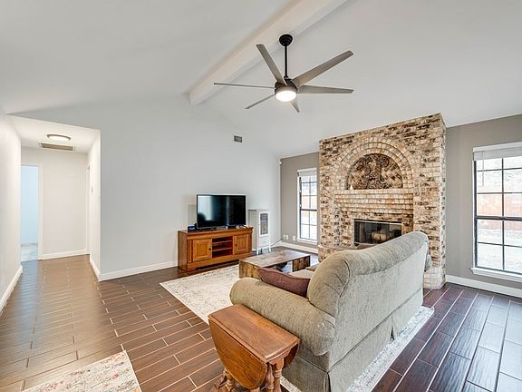 2nd image of 1216 Humble Ave