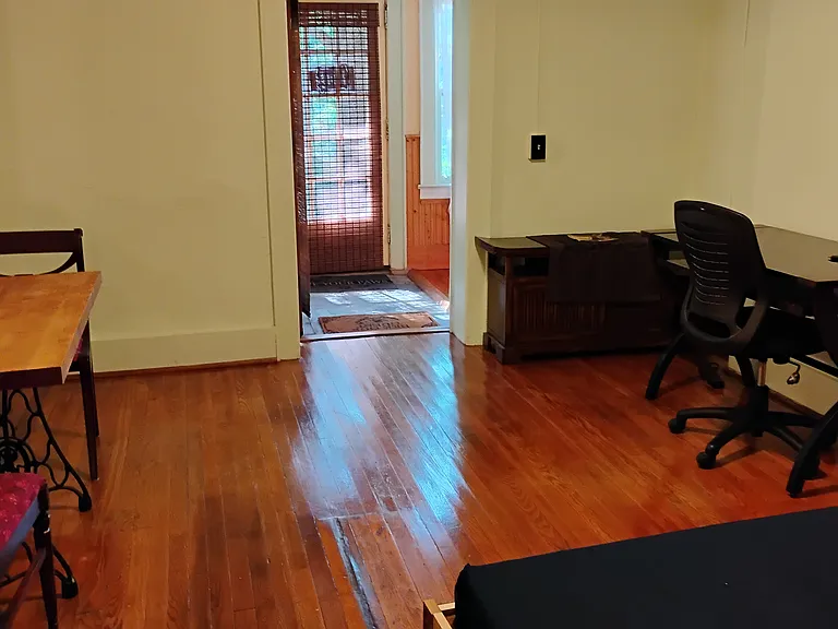 511 Turner Pl — Photo 2