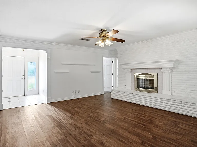 1812 Kynette Dr — Photo 4