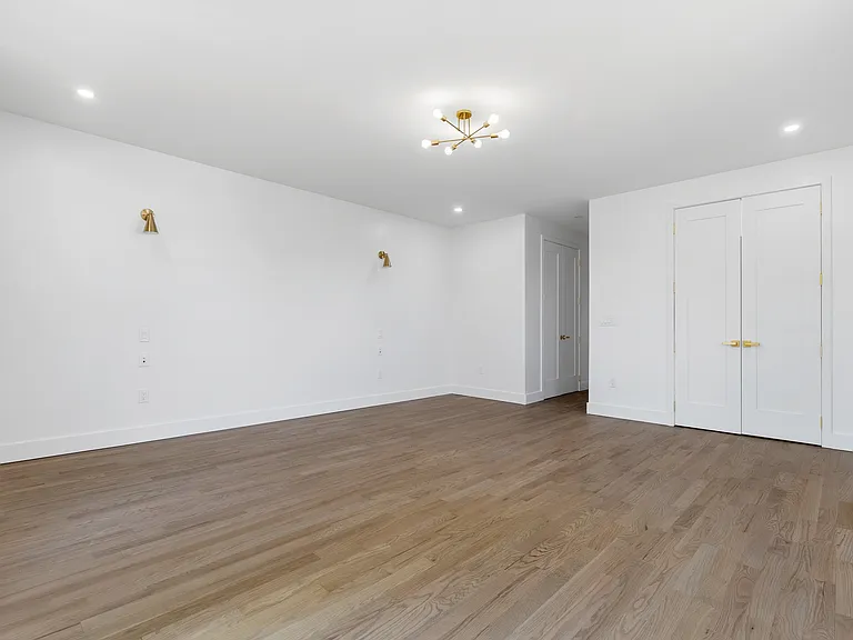 548 Lakes Rd — Photo 40
