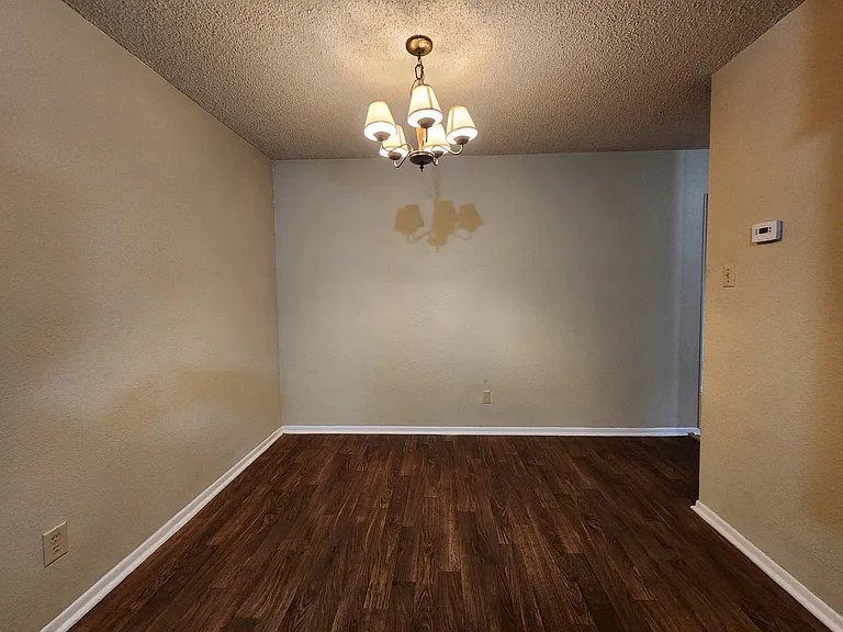 317 Briarwood Dr — Photo 14
