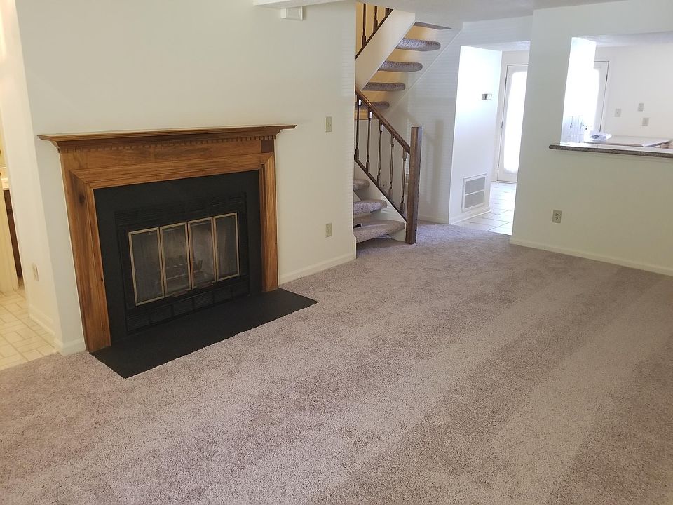 Livingroom with fireplace