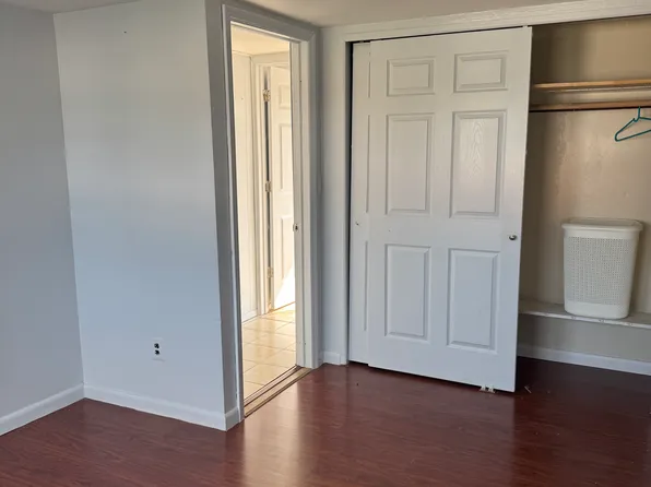 (undisclosed Address), Lindenhurst, NY 11757