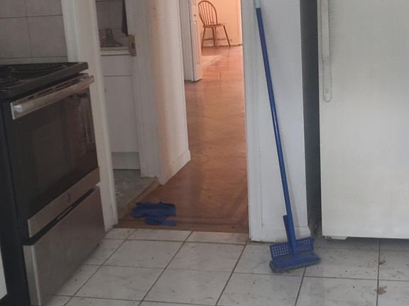 3rd image of 311 N Narberth Ave Floor 1