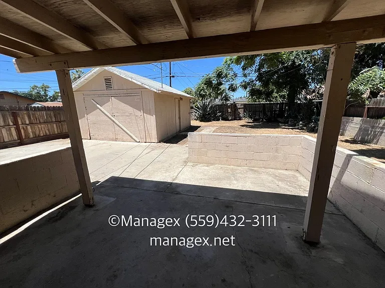 1129 E Brown Ave — Photo 12