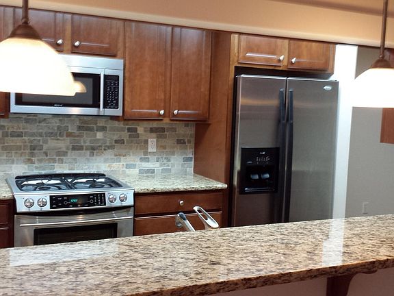 5th image of 3318 Bridgeport Way W Unit 404