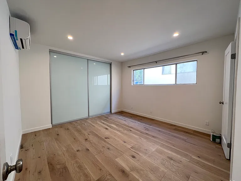 517 Pier Ave #1 — Photo 14