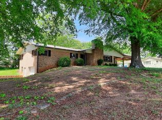 1790 Connelly Springs Rd, Lenoir, NC 28645