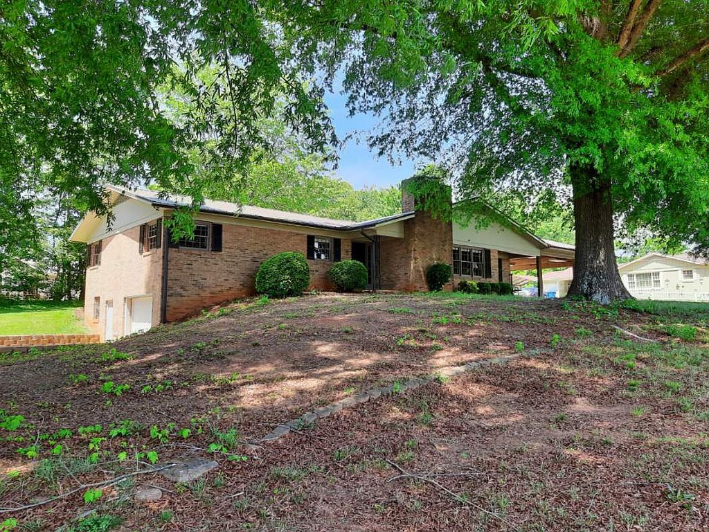 1790 Connelly Springs Rd - Property Image