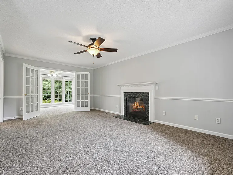 223 Wintergreen Dr — Photo 5
