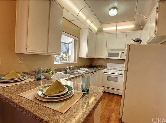 3rd image of 9076 Willis Ave Unit 10