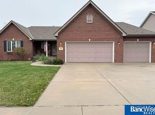 5811 Markhorn Ct, Lincoln, NE 68526