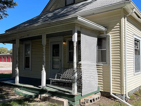 2nd image of 1218 N Grant Ave