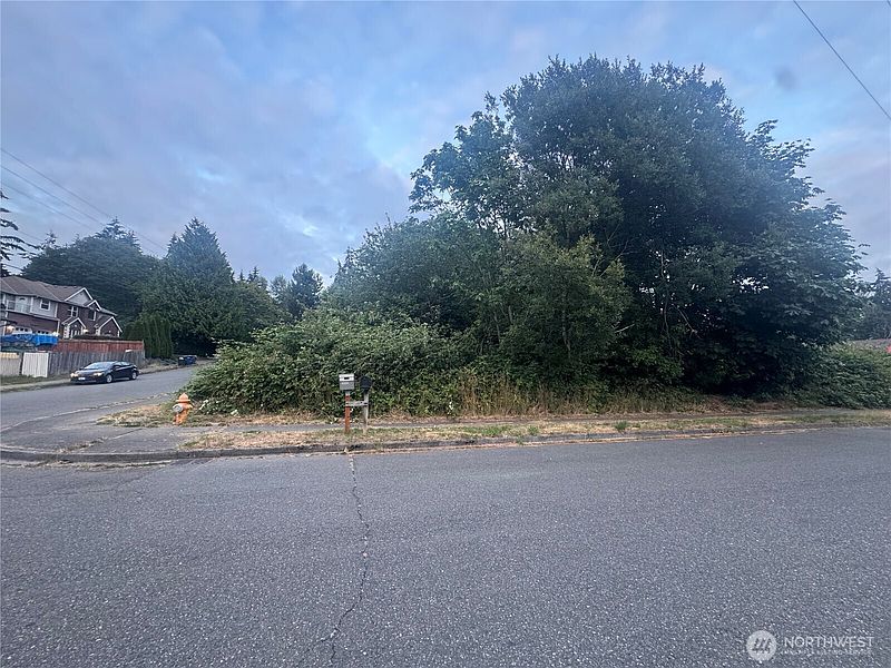 3rd image of 24406 24TH Avenue S
