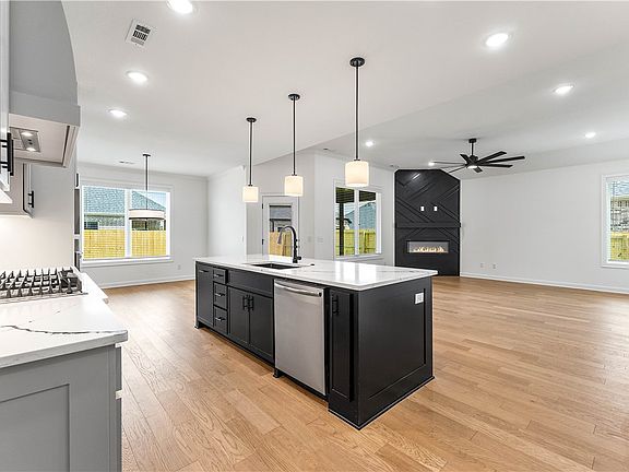 5th image of 1506 Crystal Clear Ln