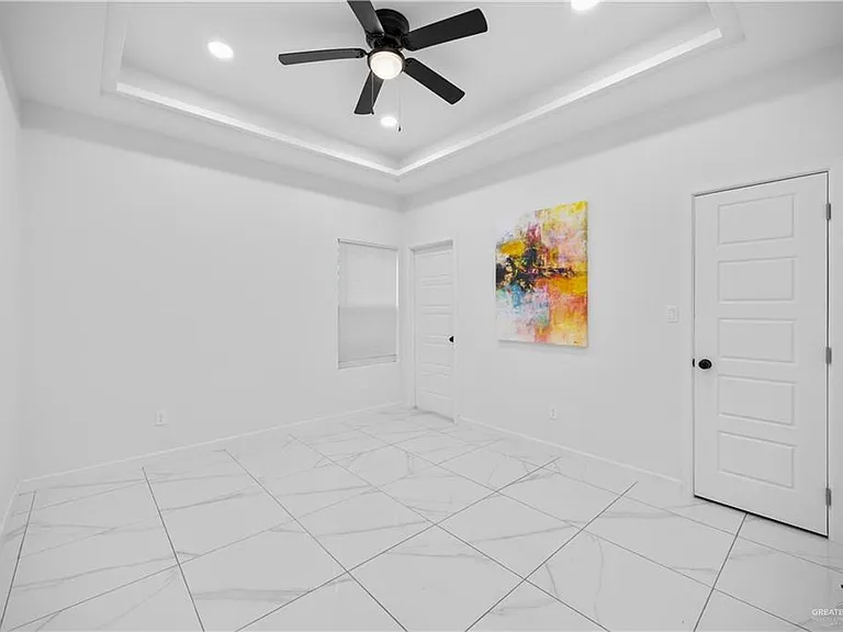 1513 W B St — Photo 6