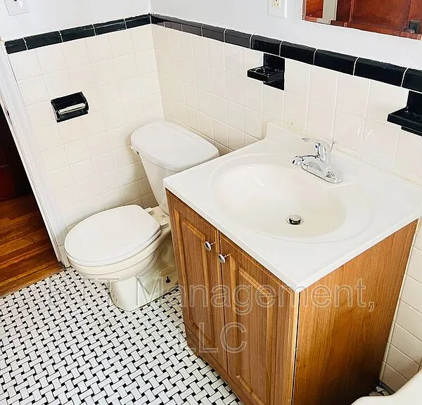 8505 Greenwood Ave #302 — Photo 25