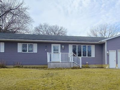1008 S Washington St, Lake Mills, IA, 50450