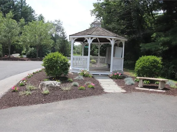 6 High Point Cmns, Marlborough, CT 06447