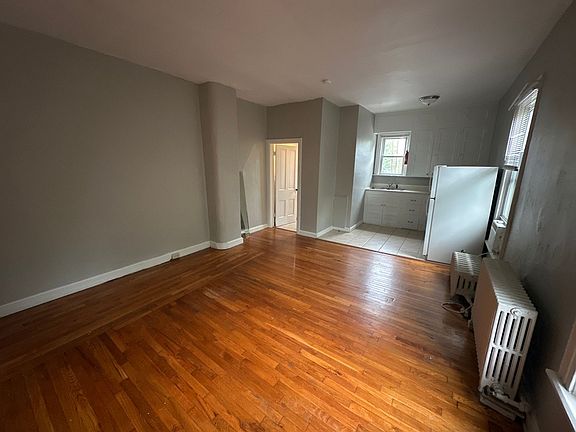 5th image of 304 W 6th Ave #306-B