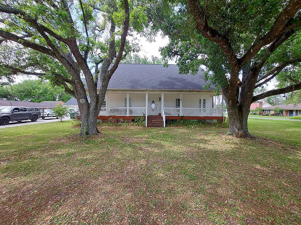 1st image of 209 Pamela Pl