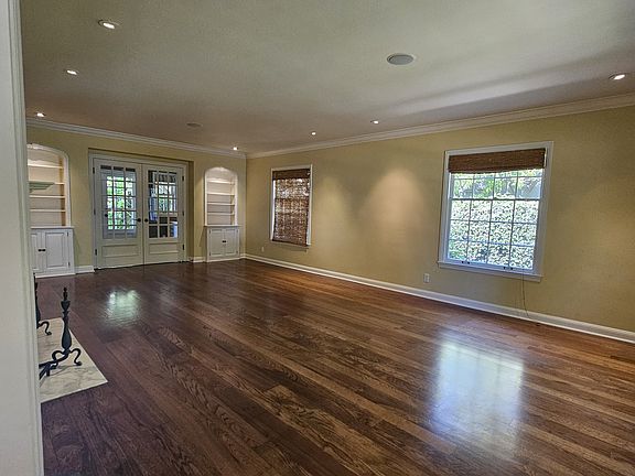 4th image of 1370 Pitman Ave