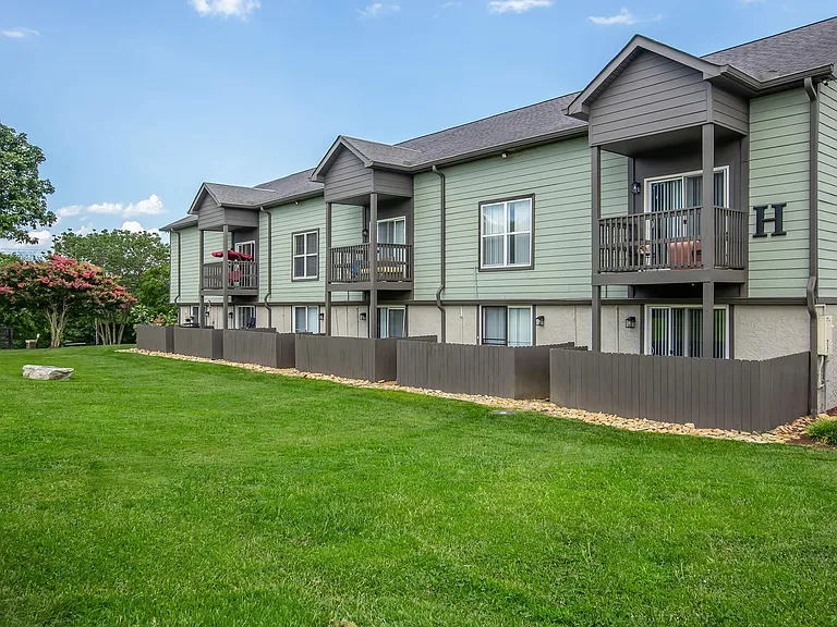 Chase Cove Apartments — Photo 2