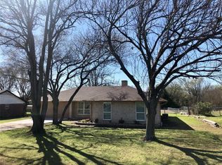 107 Creekview Dr W, Red Oak, TX 75154