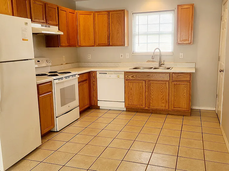 1308 W Nichols St #B — Photo 3