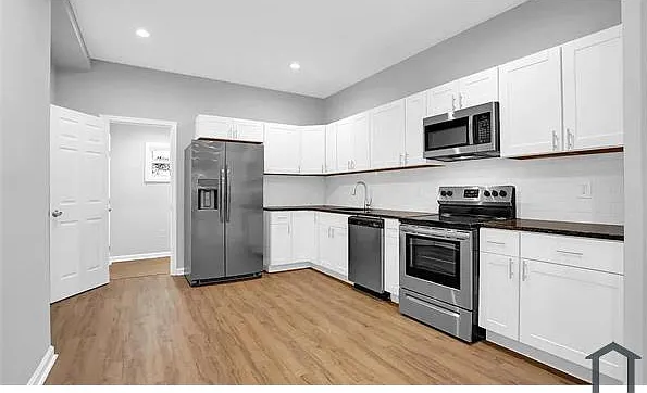 2234 W Fayette St — Photo 12