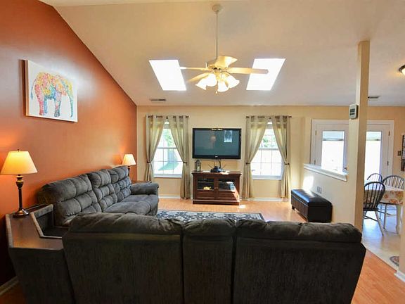 4th image of 6490 Arbor Ct