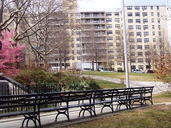 Parc Plaza facing Doughbo
