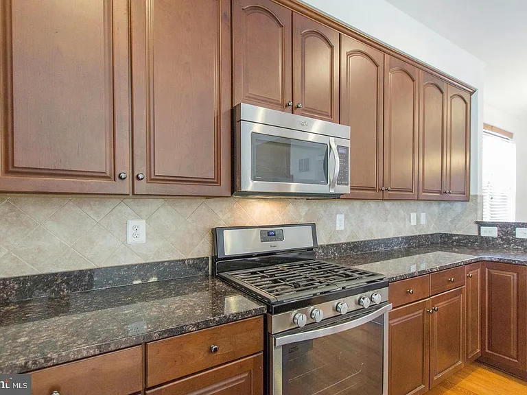 23045 Sweetspire Dr — Photo 10