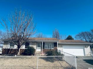 2048 Scarbrough Rd, Springfield, IL 62702