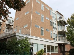 915 S Oak Park Ave APT 2B, Oak Park, IL 60304